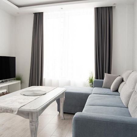 Sunny & Stylish Brand New 2Bdr Apartment + Parking Софія Екстер'єр фото