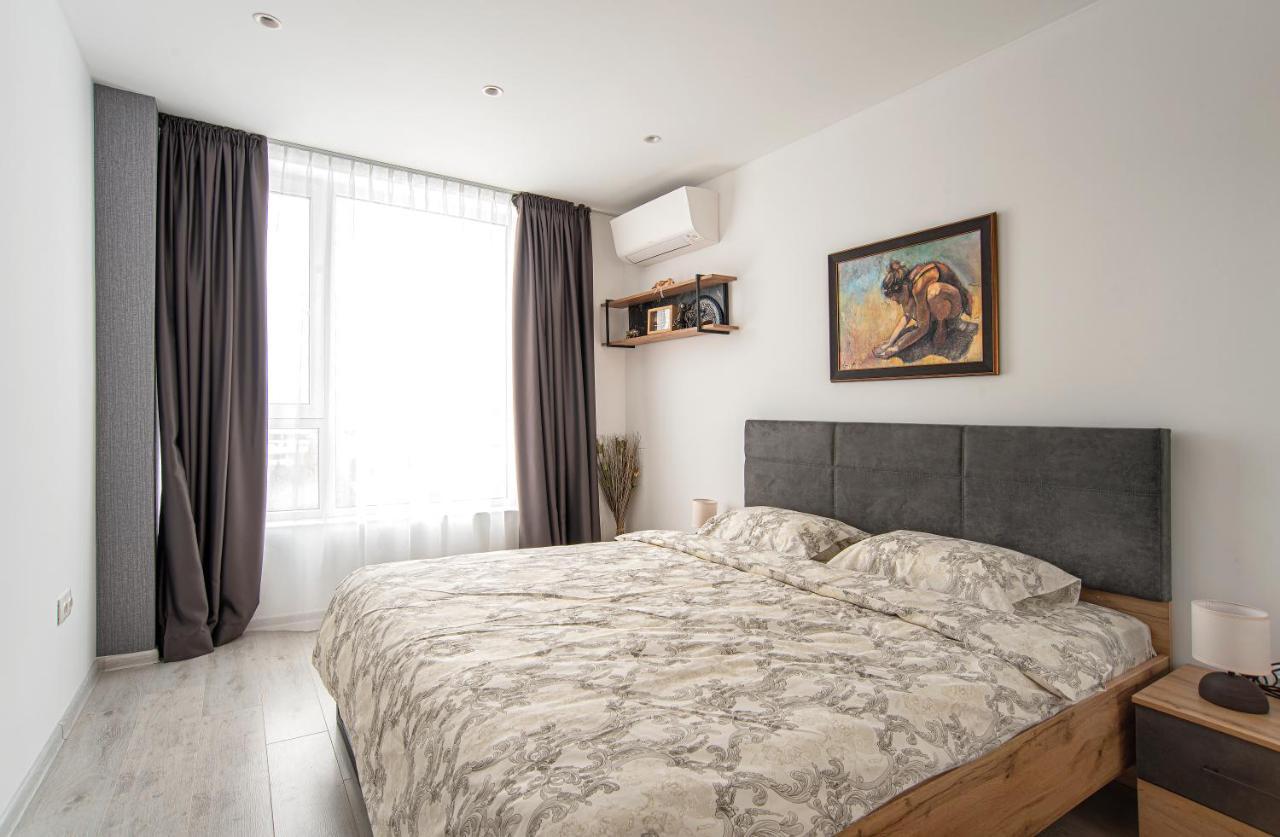 Sunny & Stylish Brand New 2Bdr Apartment + Parking Софія Екстер'єр фото
