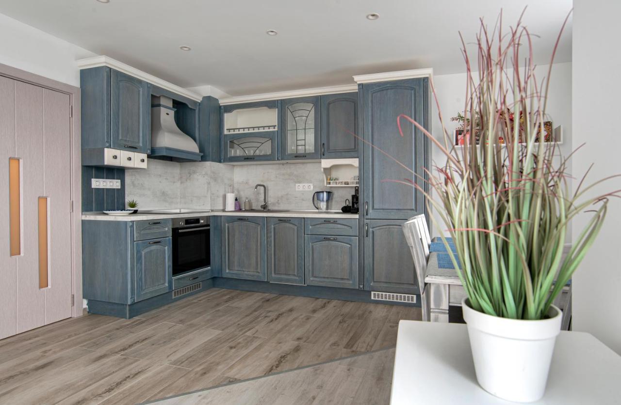 Sunny & Stylish Brand New 2Bdr Apartment + Parking Софія Екстер'єр фото