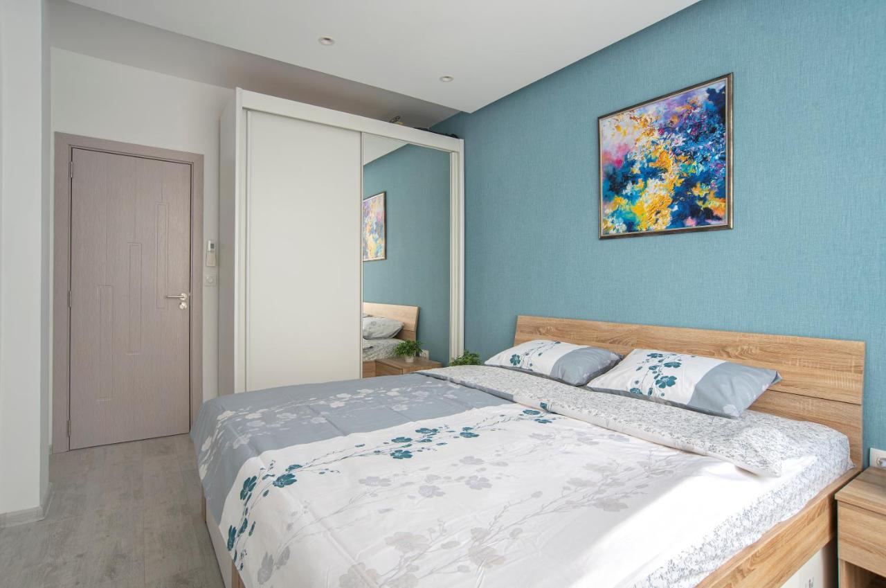 Sunny & Stylish Brand New 2Bdr Apartment + Parking Софія Екстер'єр фото